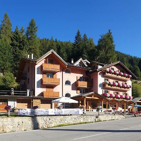 Hotel La Roccia Passo del Tonale Extérieur photo