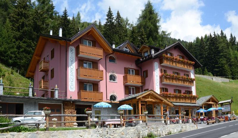 Hotel La Roccia Passo del Tonale Extérieur photo