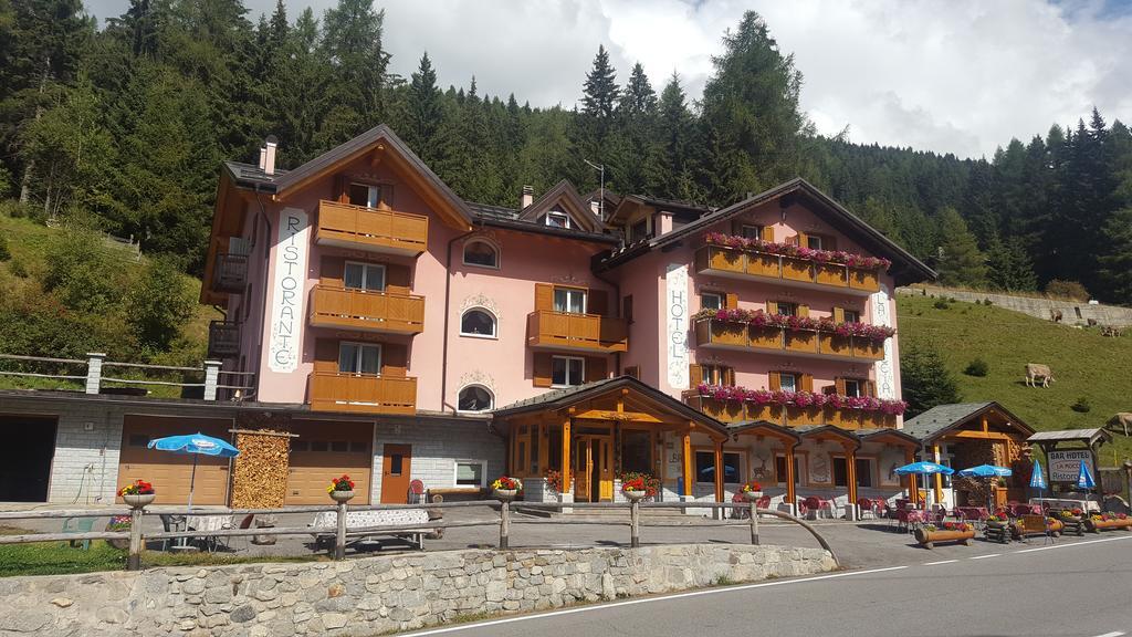 Hotel La Roccia Passo del Tonale Extérieur photo