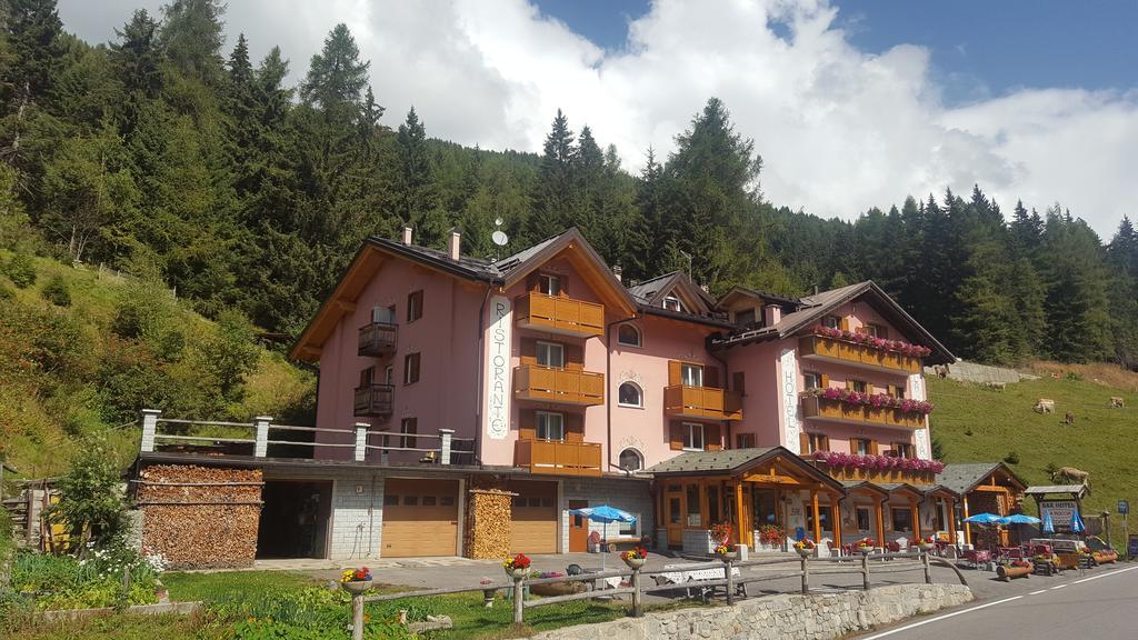 Hotel La Roccia Passo del Tonale Extérieur photo